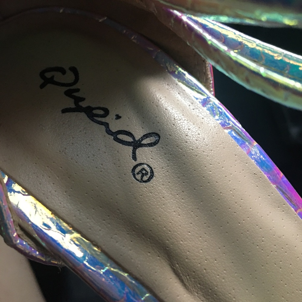 High Heals - Picture 2 of 7